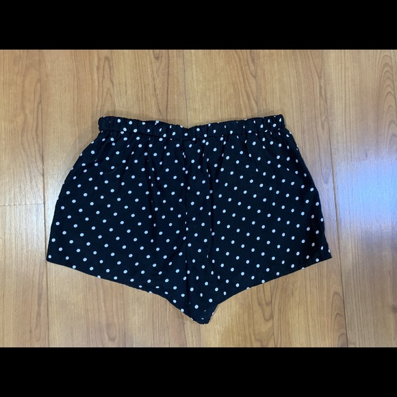NWOT LA Hearts Black/White Polka Dot Short Juniors Small - Picture 2 of 4